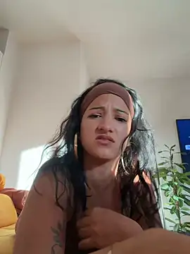 Snapshot of AishaLoveX chatting on 07-20-26, 06:21 AishaLoveX online show from 07-20-26, 06:21