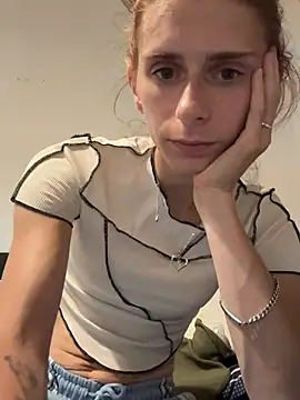 Snapshot of Luisawilliam chatting on 07-16-26, 10:38 Luisawilliam online show from 07-16-26, 10:38