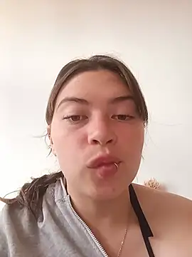 LoveShae- online show from 07-10-26, 05:15