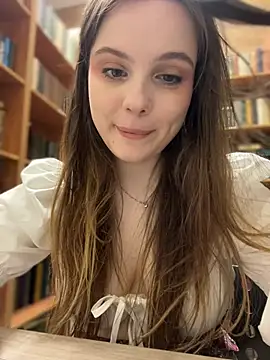 Snapshot of Lunabelle_ chatting on 07-16-26, 07:03 Lunabelle online show from 07-16-26, 07:03
