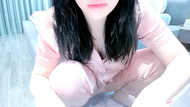 Snapshot of SungkyunnKwan chatting on 02-05-25, 02:51 SungkyunnKwan online show from 02-05-25, 02:51