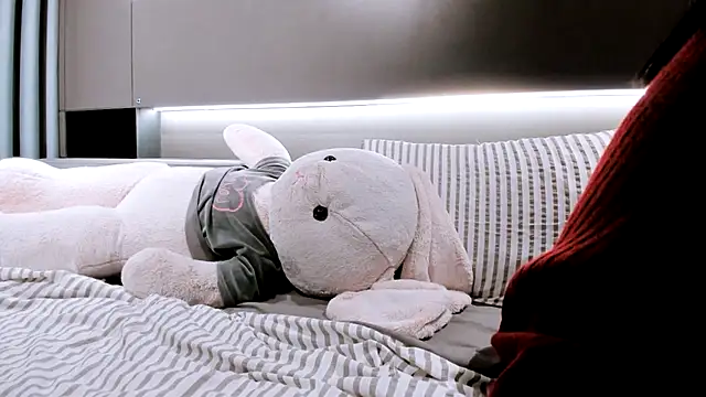 Snapshot of SungkyunnKwan chatting on 02-09-25, 02:28 SungkyunnKwan online show from 02-09-25, 02:28