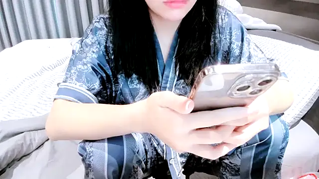 Snapshot of SungkyunnKwan chatting on 02-14-25, 12:41 SungkyunnKwan online show from 02-14-25, 12:41