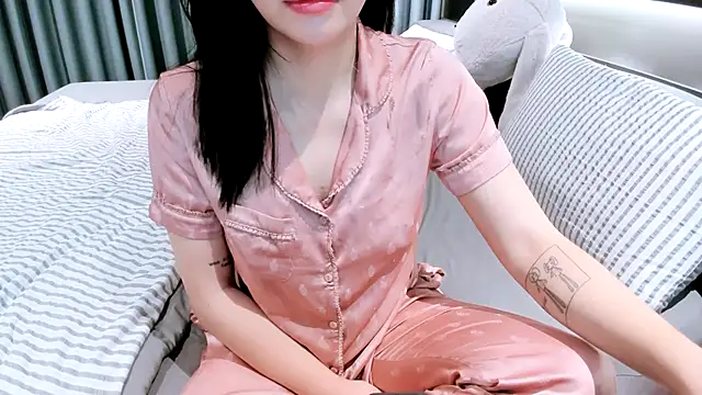 Snapshot of SungkyunnKwan chatting on 02-14-25, 12:14 SungkyunnKwan online show from 02-14-25, 12:14