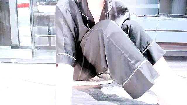 Snapshot of SungkyunnKwan chatting on 02-25-25, 11:08 SungkyunnKwan online show from 02-25-25, 11:08