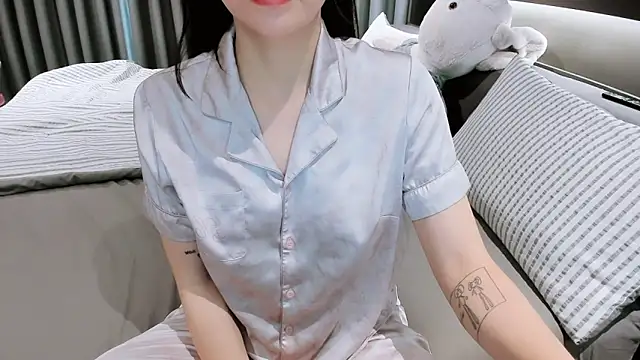 Snapshot of SungkyunnKwan chatting on 09-13-25, 03:50 SungkyunnKwan online show from 09-13-25, 03:50