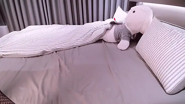 Snapshot of SungkyunnKwan chatting on 10-31-25, 10:16 SungkyunnKwan online show from 10-31-25, 10:16