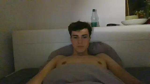Snapshot of freshboy72 chatting on 07-11-26, 12:02 freshboy72 online show from 07-11-26, 12:02