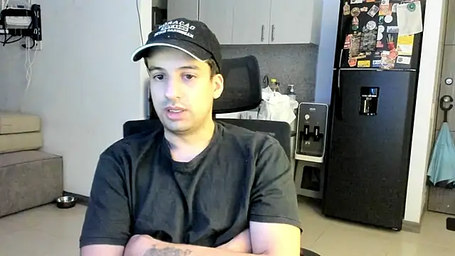 Snapshot of iammateo99 chatting on 07-21-26, 04:15 iammateo99 online show from 07-21-26, 04:15