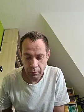 Snapshot of matdev82 chatting on 07-11-26, 05:21 matdev82 online show from 07-11-26, 05:21