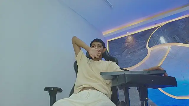 Snapshot of sex_boy33_ chatting on 07-16-26, 03:23 sex boy33 online show from 07-16-26, 03:23