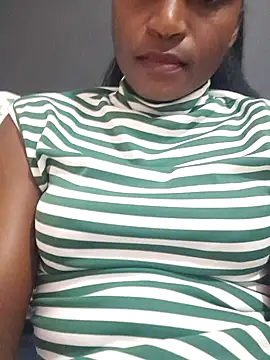 Snapshot of PrettyT_ chatting on 07-13-26, 07:11 PrettyT online show from 07-13-26, 07:11