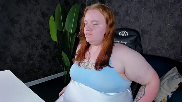 Snapshot of Angela_Cole chatting on 07-16-26, 02:34 Angela Cole online show from 07-16-26, 02:34