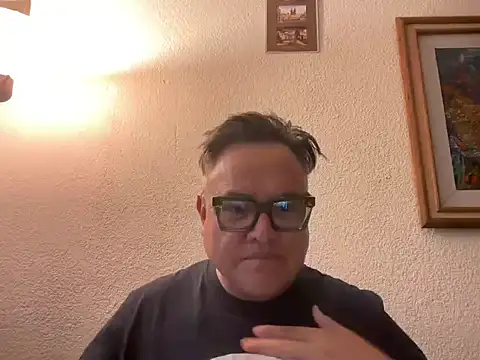 Snapshot of PROELIUM1977 chatting on 07-17-26, 11:42 PROELIUM1977 online show from 07-17-26, 11:42