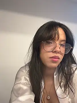 Snapshot of rose_allure1 chatting on 07-15-26, 02:33 rose allure1 online show from 07-15-26, 02:33