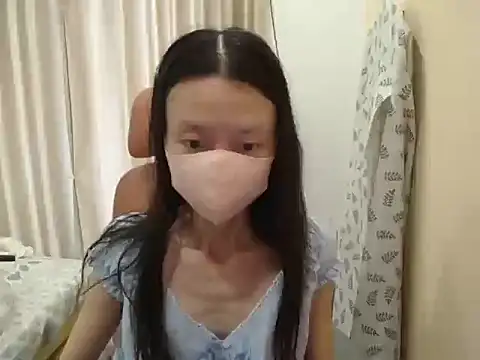 Snapshot of Lil-Cherry chatting on 07-15-26, 04:40 Lil-Cherry online show from 07-15-26, 04:40