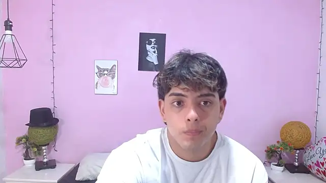 Snapshot of zayne_lyon chatting on 07-15-26, 11:48 zayne lyon online show from 07-15-26, 11:48