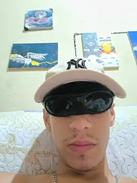 Snapshot of Josangel_69 chatting on 07-15-26, 05:02 Josangel 69 online show from 07-15-26, 05:02
