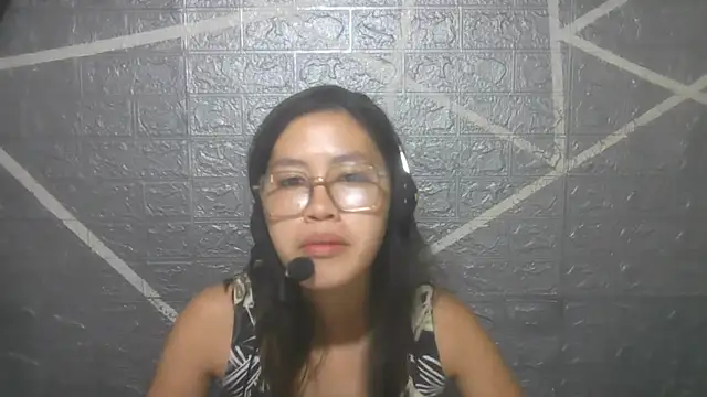 Snapshot of RaquelLeibfried chatting on 07-17-26, 01:23 RaquelLeibfried online show from 07-17-26, 01:23