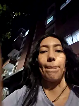 Snapshot of Evelyn_outdoors chatting on 07-16-26, 02:06 Evelyn outdoors online show from 07-16-26, 02:06