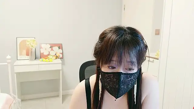 Snapshot of XantheBloom chatting on 07-17-26, 01:07 XantheBloom online show from 07-17-26, 01:07