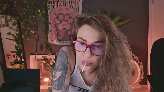 Snapshot of SirenDeville chatting on 07-19-26, 10:46 SirenDeville online show from 07-19-26, 10:46