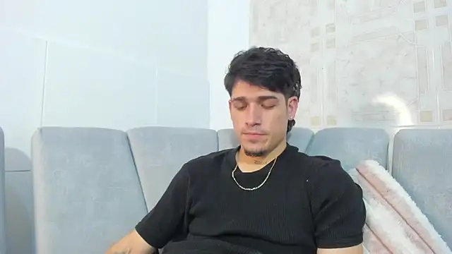 Snapshot of leandro_coper chatting on 07-17-26, 10:47 leandro coper online show from 07-17-26, 10:47