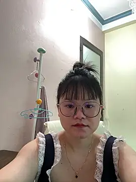 Snapshot of Tudoune chatting on 07-18-26, 03:44 Tudoune online show from 07-18-26, 03:44