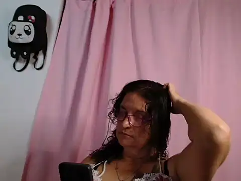 Snapshot of consentidamummy09 chatting on 07-30-26, 12:53 consentidamummy09 online show from 07-30-26, 12:53