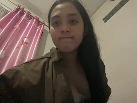 Snapshot of hazelnuties chatting on 07-17-26, 01:51 hazelnuties online show from 07-17-26, 01:51