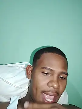 Snapshot of luis_LK chatting on 07-18-26, 01:10 luis LK online show from 07-18-26, 01:10
