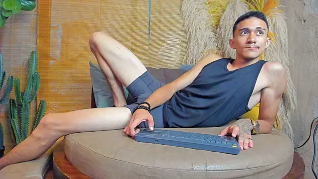 Snapshot of DemondSalvatore chatting on 07-19-26, 07:28 DemondSalvatore online show from 07-19-26, 07:28