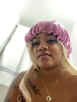 riri brunnete online show from 03-08-25, 12:09