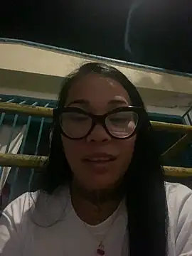 Snapshot of Angeles_doll_ chatting on 07-28-26, 06:20 Angeles doll online show from 07-28-26, 06:20