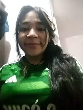 Snapshot of analuke7 chatting on 07-27-26, 01:45 analuke7 online show from 07-27-26, 01:45