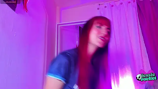 Snapshot of jessierocketx chatting on 10-12-25, 10:42 jessierocketx online show from 10-12-25, 10:42