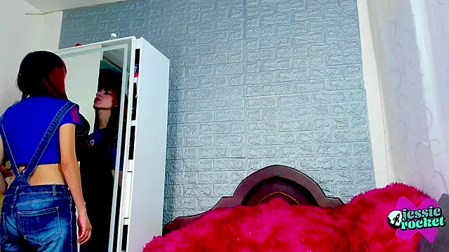 jessierocketx online show from 06-27-26, 08:14