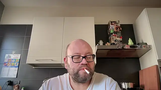 Snapshot of theitalianbear chatting on 01-15-26, 01:37 theitalianbear online show from 01-15-26, 01:37