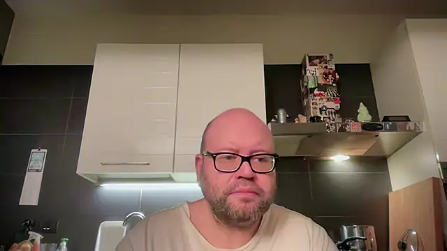 Snapshot of theitalianbear chatting on 02-05-26, 05:45 theitalianbear online show from 02-05-26, 05:45