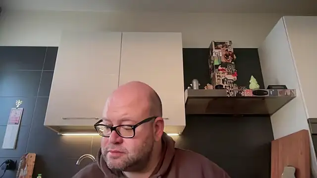 Snapshot of theitalianbear chatting on 02-25-26, 07:18 theitalianbear online show from 02-25-26, 07:18