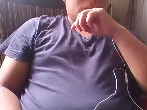 roberto17293 online show from 07-27-26, 06:15