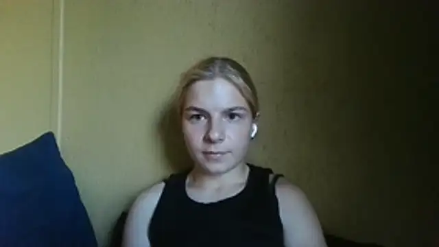 Snapshot of qwerty_h chatting on 08-09-26, 04:34 qwerty h online show from 08-09-26, 04:34