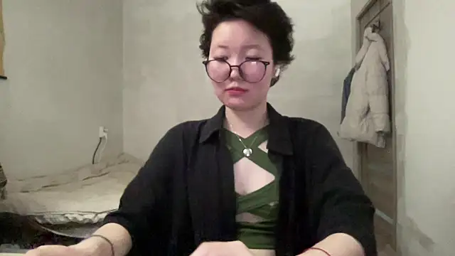 Snapshot of warmdew chatting on 07-29-26, 10:35 warmdew online show from 07-29-26, 10:35