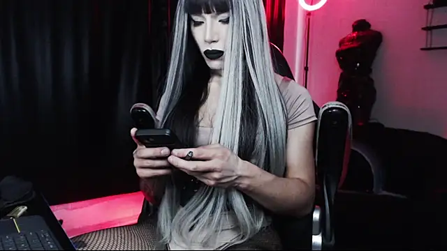 april simons2 online show from 10-26-25, 10:04