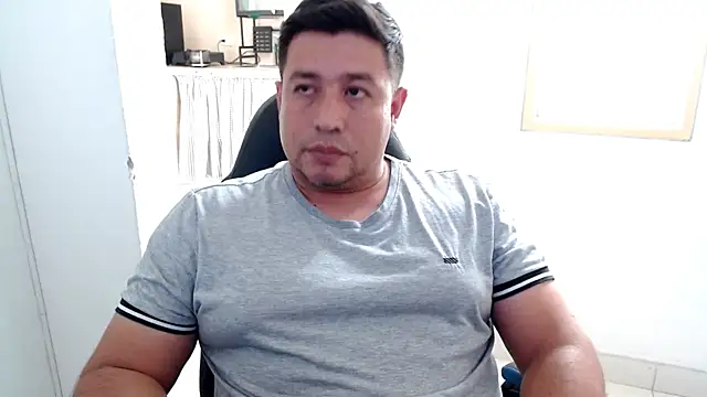 Snapshot of lianjuc06 chatting on 07-31-26, 03:00 lianjuc06 online show from 07-31-26, 03:00