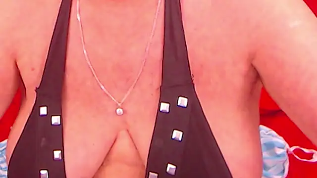 Snapshot of LadyAlana chatting on 01-12-25, 01:32 LadyAlana online show from 01-12-25, 01:32