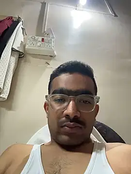 Snapshot of ronzy_69 chatting on 08-03-26, 04:00 ronzy 69 online show from 08-03-26, 04:00