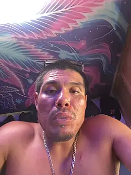 OmarSalasxh33 online show from 08-01-26, 11:25