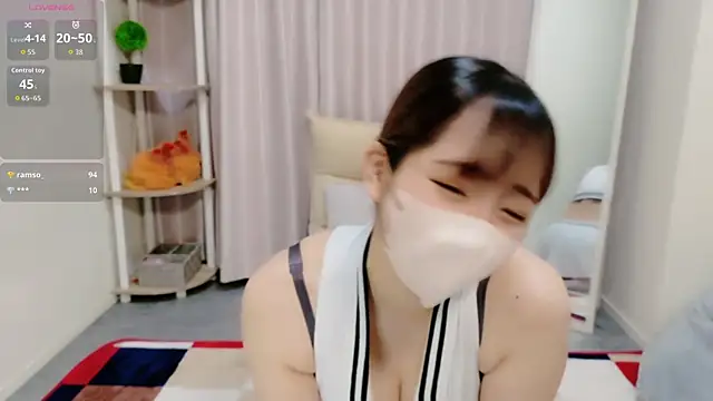 Snapshot of moeka- chatting on 08-05-26, 10:07 moeka- online show from 08-05-26, 10:07