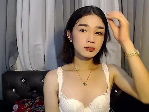 Snapshot of expensive_nadia chatting on 08-05-26, 02:14 expensive nadia online show from 08-05-26, 02:14